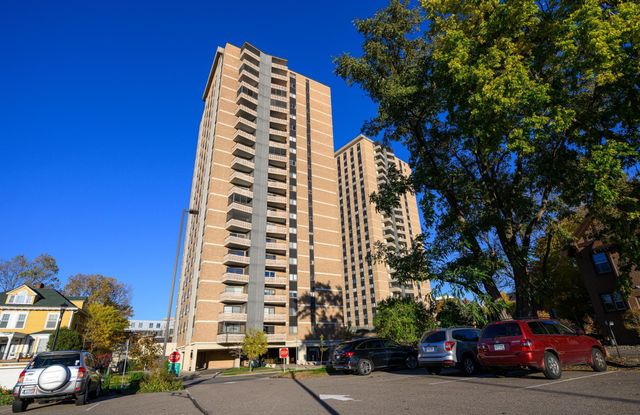 410 Groveland Avenue 1906, Minneapolis, MN 55403