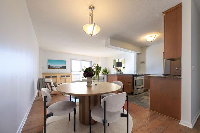 410 Groveland Avenue 1906, Minneapolis, MN 55403