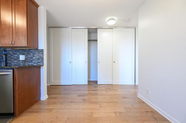 410 Groveland Avenue 1906, Minneapolis, MN 55403