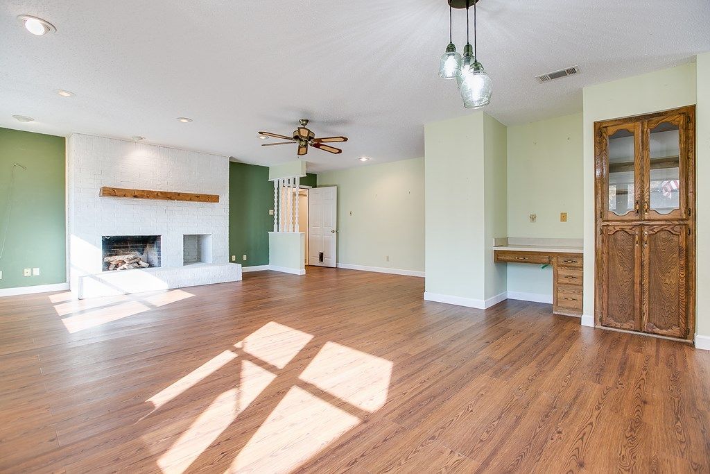 Image 3 of property listing at 5434 Briarwood Circle, San Angelo, TX 76903