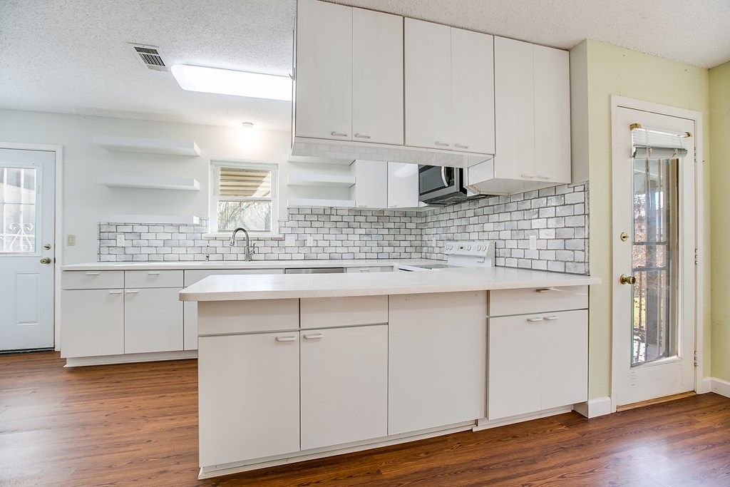 Image 7 of property listing at 5434 Briarwood Circle, San Angelo, TX 76903