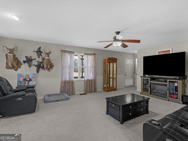 395 Country Kitchen Road, Barnesville, GA 30204