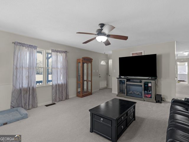 395 Country Kitchen Road, Barnesville, GA 30204