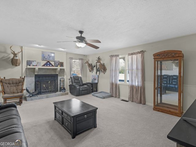 395 Country Kitchen Road, Barnesville, GA 30204