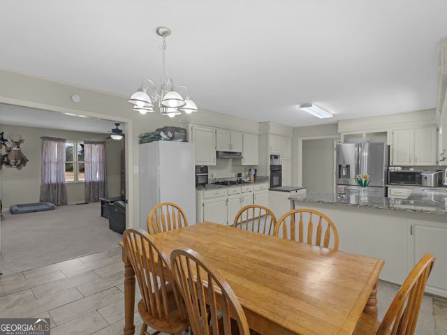 395 Country Kitchen Road, Barnesville, GA 30204