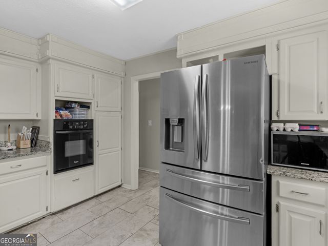 395 Country Kitchen Road, Barnesville, GA 30204