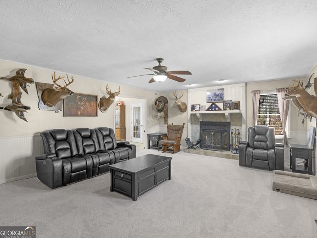 395 Country Kitchen Road, Barnesville, GA 30204