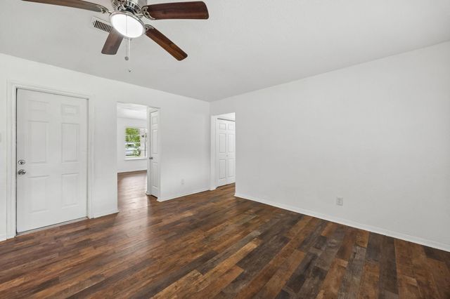 800 Midas Lane, Alvin, TX 77511