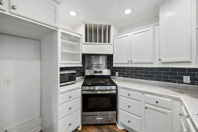 800 Midas Lane, Alvin, TX 77511