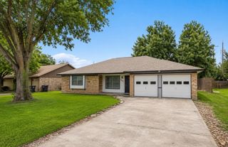 800 Midas Lane, Alvin, TX 77511
