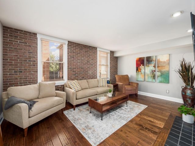 158 Nursery Lane, Columbus, OH 43206