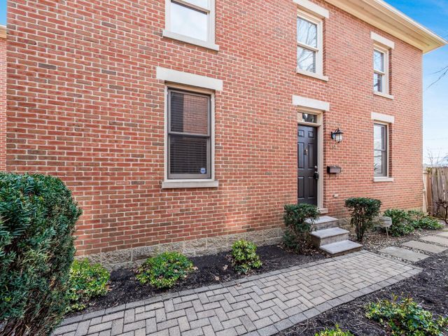 158 Nursery Lane, Columbus, OH 43206