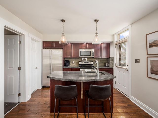 158 Nursery Lane, Columbus, OH 43206