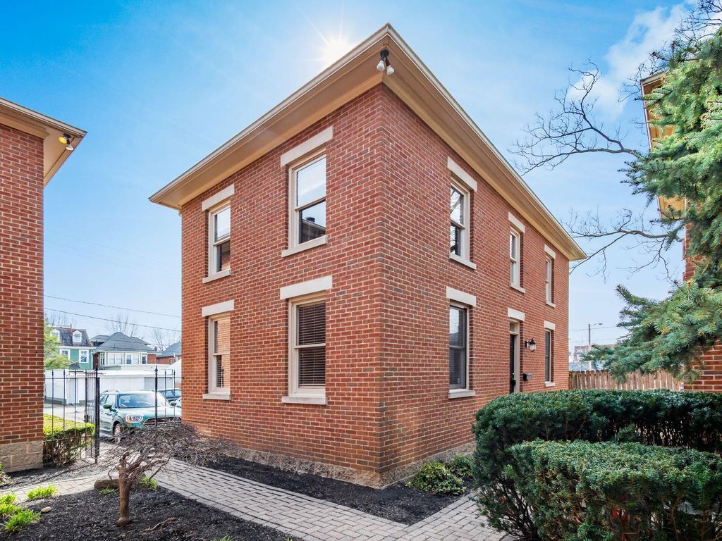 158 Nursery Lane, Columbus, OH 43206