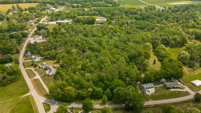 3240 Knob Creek Rd, Columbia, TN 38401