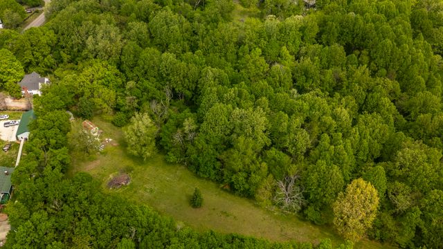 3240 Knob Creek Rd, Columbia, TN 38401