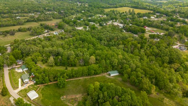 3240 Knob Creek Rd, Columbia, TN 38401