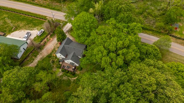 3240 Knob Creek Rd, Columbia, TN 38401