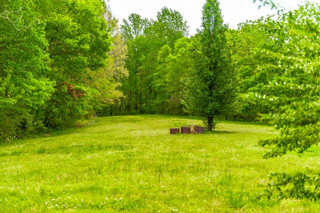 3240 Knob Creek Rd, Columbia, TN 38401