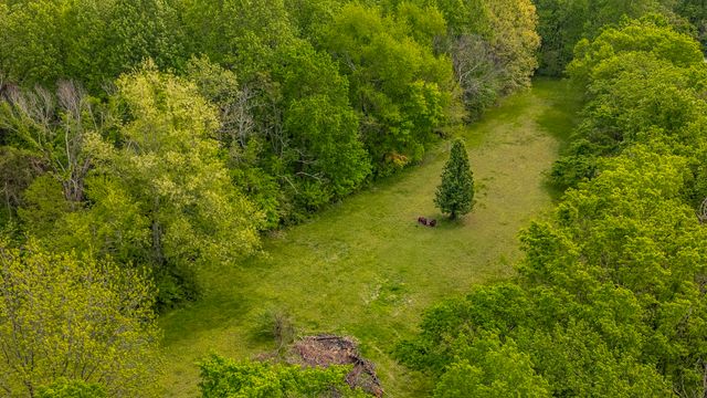 3240 Knob Creek Rd, Columbia, TN 38401