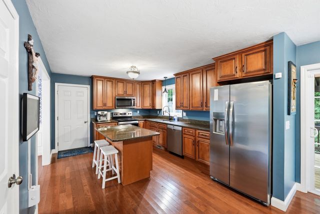 8 Erika Way, Attleboro, MA 02703