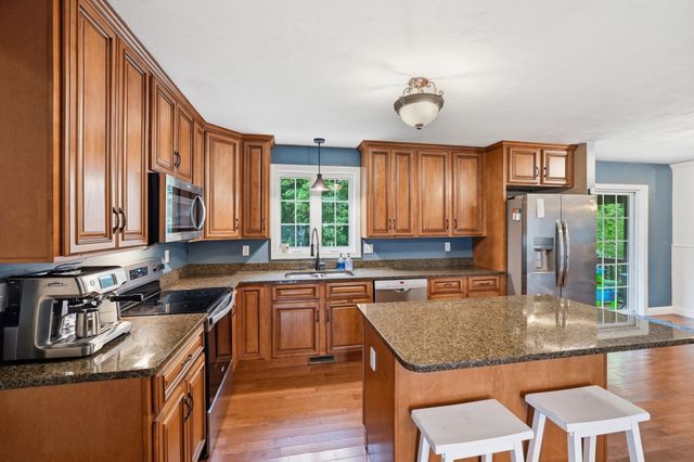 8 Erika Way, Attleboro, MA 02703