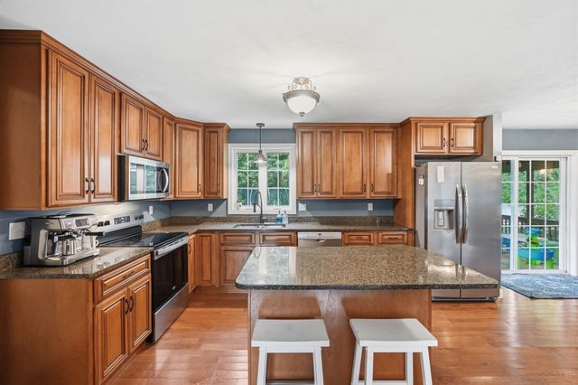 8 Erika Way, Attleboro, MA 02703