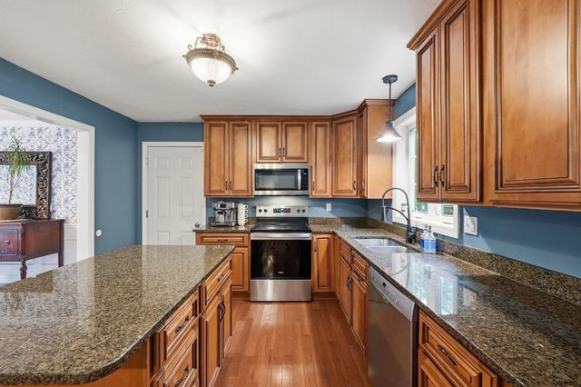 8 Erika Way, Attleboro, MA 02703