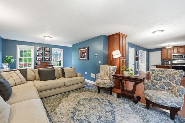 8 Erika Way, Attleboro, MA 02703