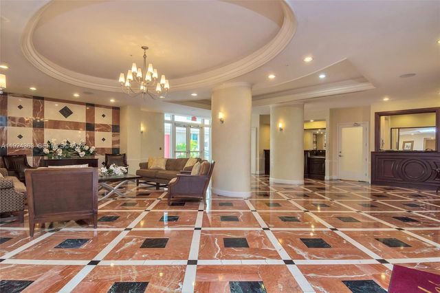 3232 SW 22nd st 905, Miami, FL 33145