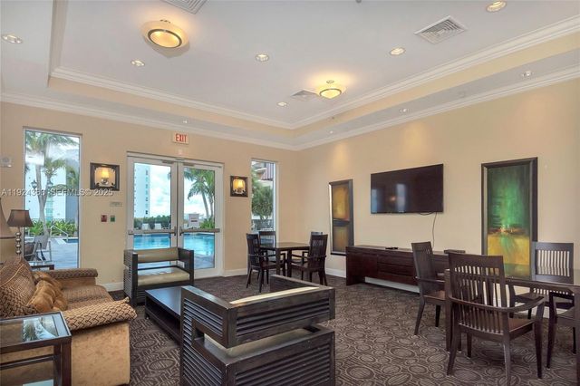 3232 SW 22nd st 905, Miami, FL 33145