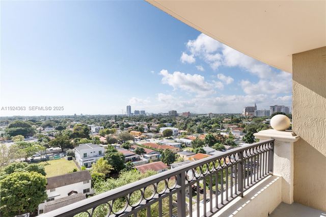 3232 SW 22nd st 905, Miami, FL 33145