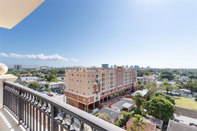 3232 SW 22nd st 905, Miami, FL 33145