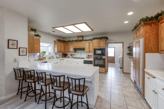 10477 S Henderson Road, Fresno, CA 93706