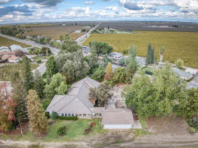 10477 S Henderson Road, Fresno, CA 93706
