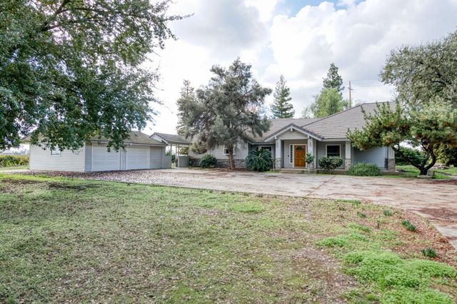 10477 S Henderson Road, Fresno, CA 93706