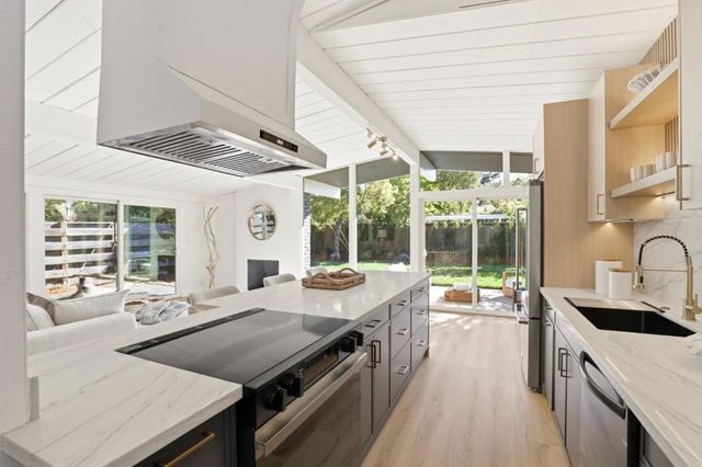 4134 Wilkie Way, Palo Alto, CA 94306