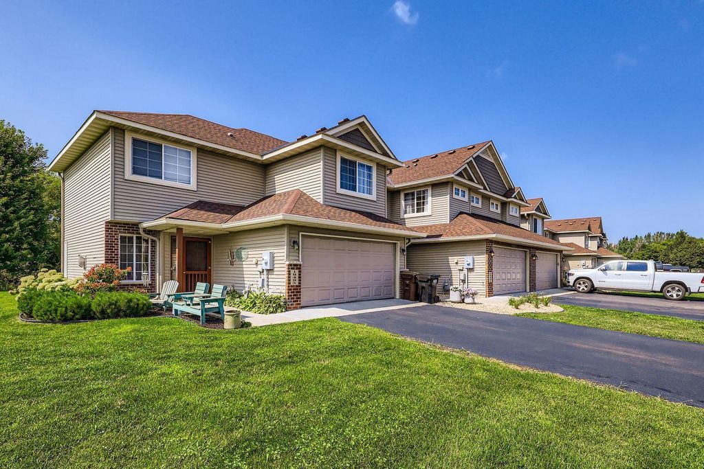 19495 Prairieview Drive, Rogers, MN 55374