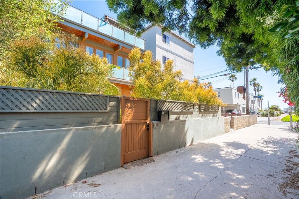 14 Anchorage, Marina Del Rey, CA 90292 — photo 2