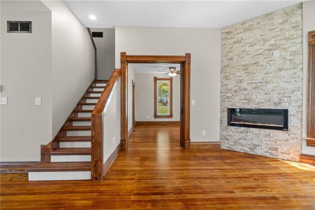 210 Winner Avenue, Gower, MO 64454