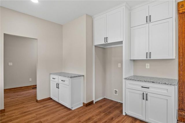 210 Winner Avenue, Gower, MO 64454