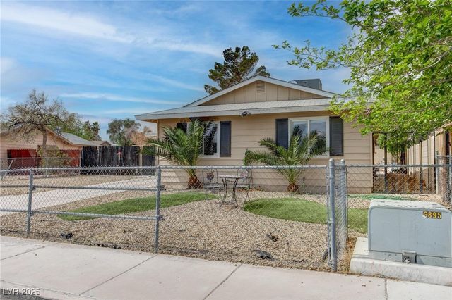 4739 Glenndavis Drive, Las Vegas, NV 89121