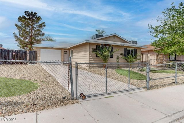 4739 Glenndavis Drive, Las Vegas, NV 89121
