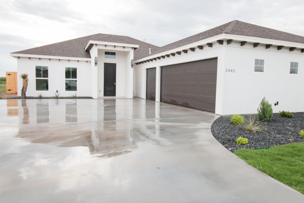Image 1 of property listing at 5442 Riviera Lane, San Angelo, TX 76904