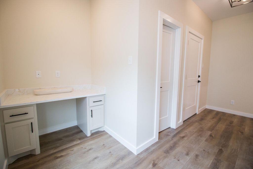 Image 10 of property listing at 5442 Riviera Lane, San Angelo, TX 76904
