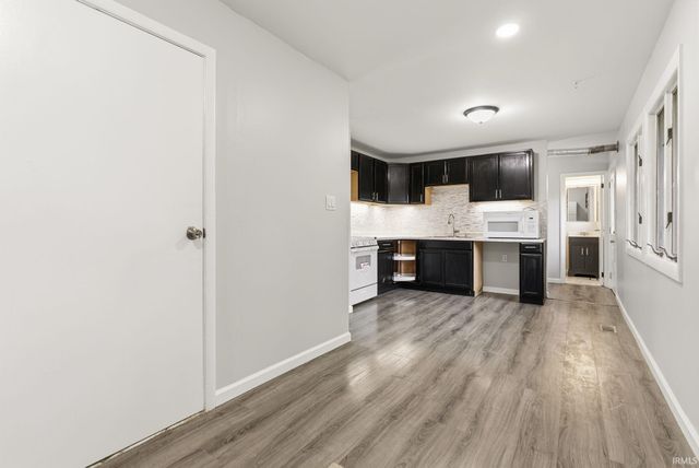 6015 Landsdowne Drive, Fort Wayne, IN 46816