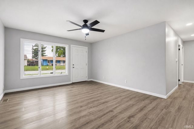 6015 Landsdowne Drive, Fort Wayne, IN 46816
