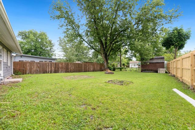 6015 Landsdowne Drive, Fort Wayne, IN 46816