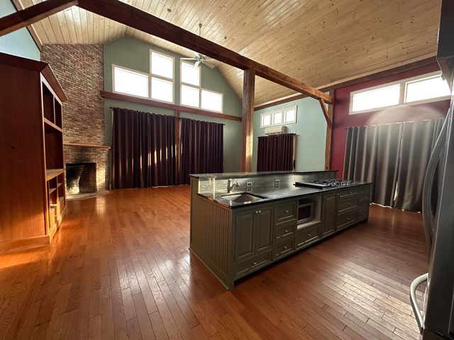 2112 Middle Road, Salisbury, VT 05769