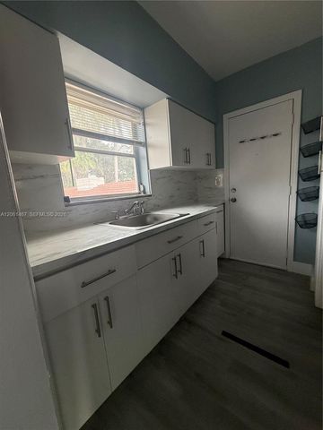 1730 Marseille Drive 3, Miami Beach, FL 33141